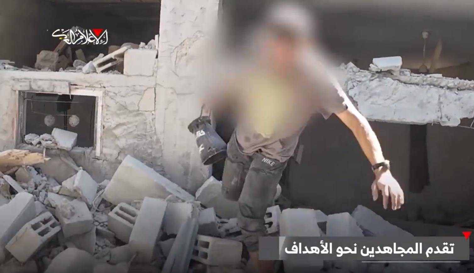 温压弹深夜凌空爆炸，以色列要打，敢死队奉陪到底：炸弹突袭坦克