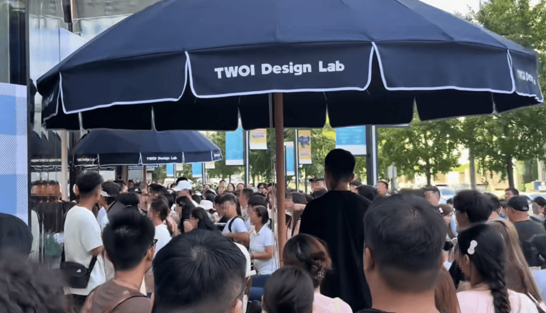 开业第一天就闭店！人多到崩溃，排队超8小时，品牌道歉，补偿方案公布！