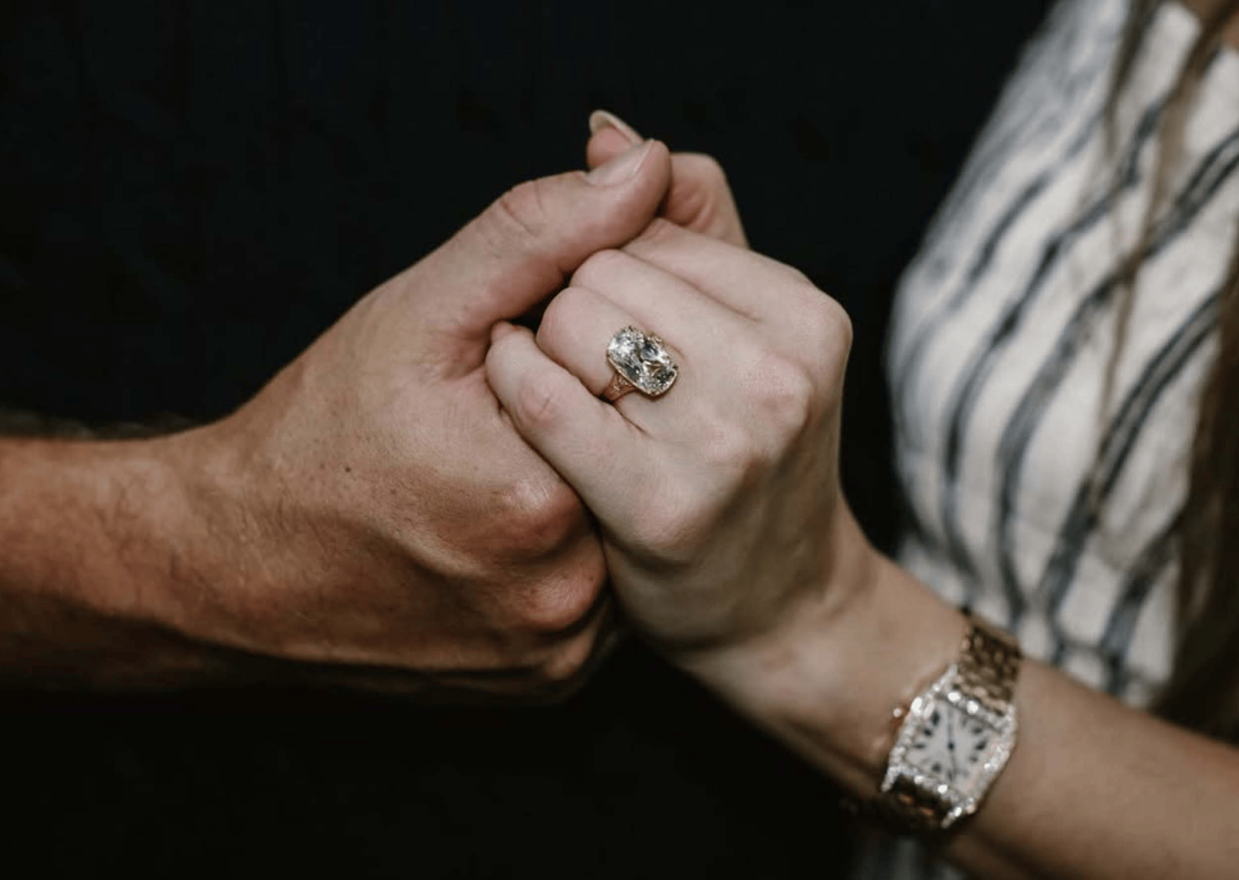 35岁橄榄球明星 他凭什么成为霉霉未婚夫