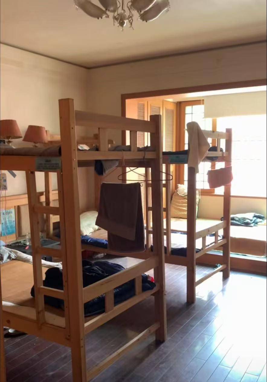 因为多年前一个包子，长沙小伙开了家不收一分钱的青旅：希望住客在这充满电后继续奋斗