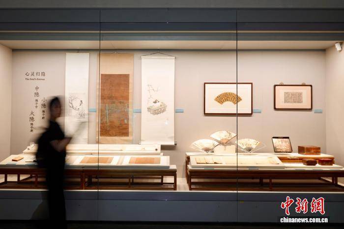 浙江杭州:中外媒体探访西湖 感受世界遗产之美