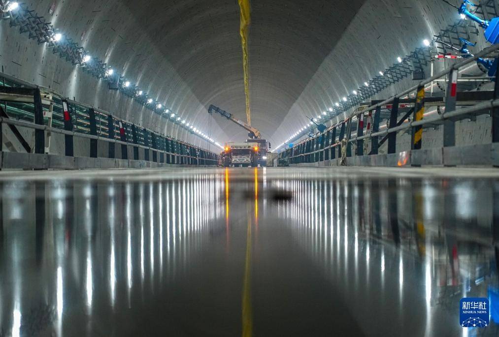 山东:济南航天大道黄河隧道南线盾构掘进突破2000米